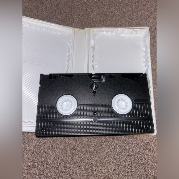 Vintage VHS Movies - The Land Before Time Lot Of 5 VHS Videos In Clamshells - Picture 12 of 13